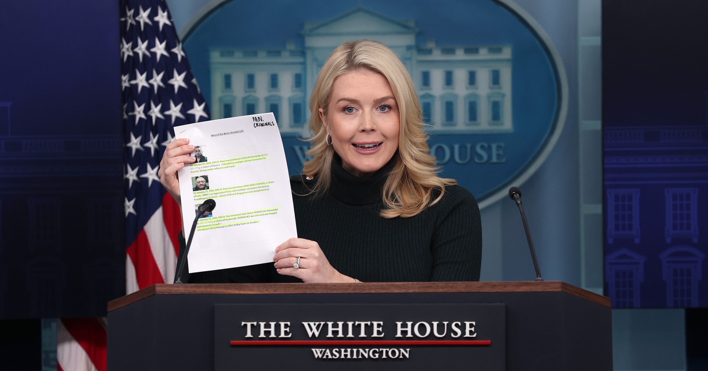 Chaos po strzelaninie w USA. Rzeczniczka Białego Domu broni słów Donalda Trumpa