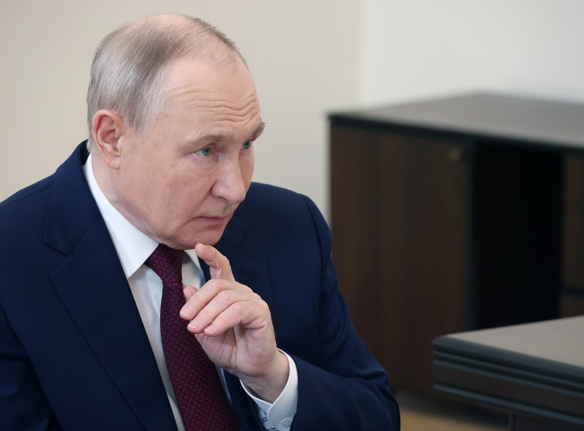 Gospodarkę Rosji czeka już tylko droga w dół. Putin musi znaleźć nową ofiarę [OPINIA]