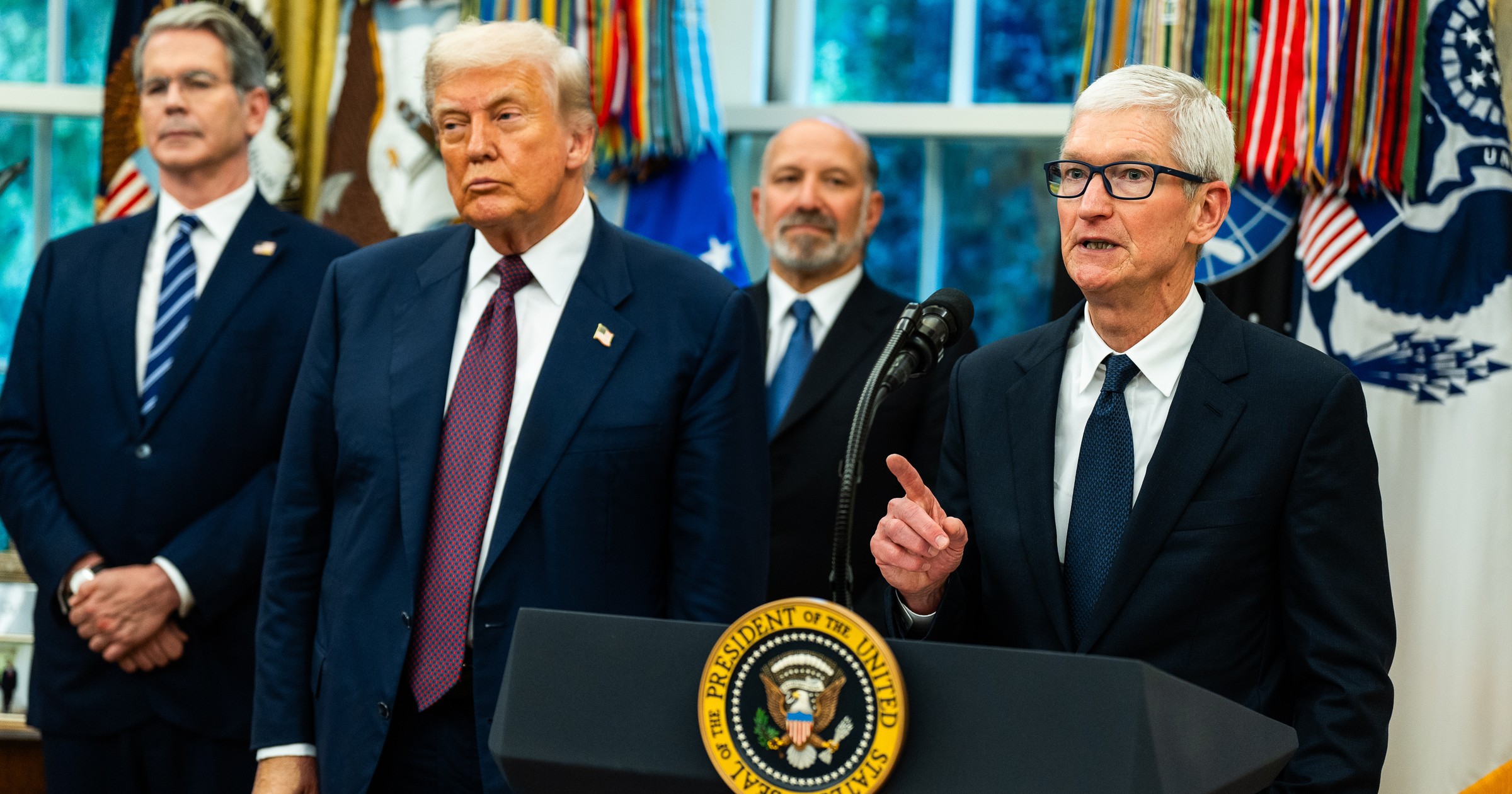 "Niebezpieczne i błędne". Domino ruszyło. Donald Trump rozzłościł potężnego giganta w USA. Będą z tego kłopoty [OPINIA]