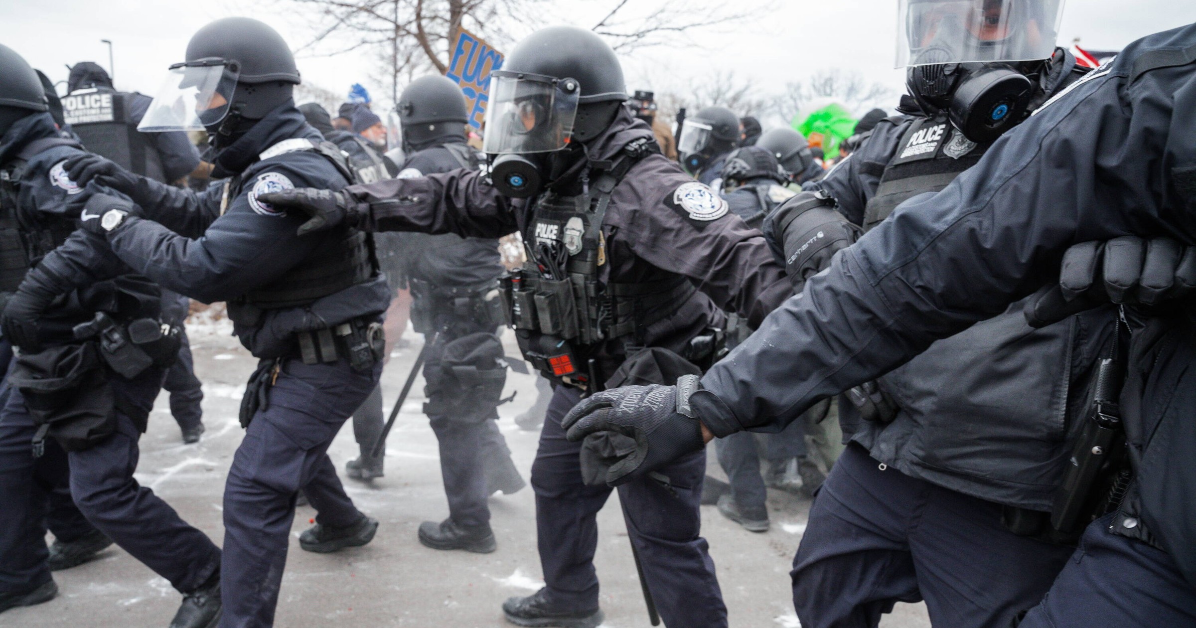 Niepokojące doniesienia z USA. Media: administracja Trumpa miała kupić kontenery dla migrantów