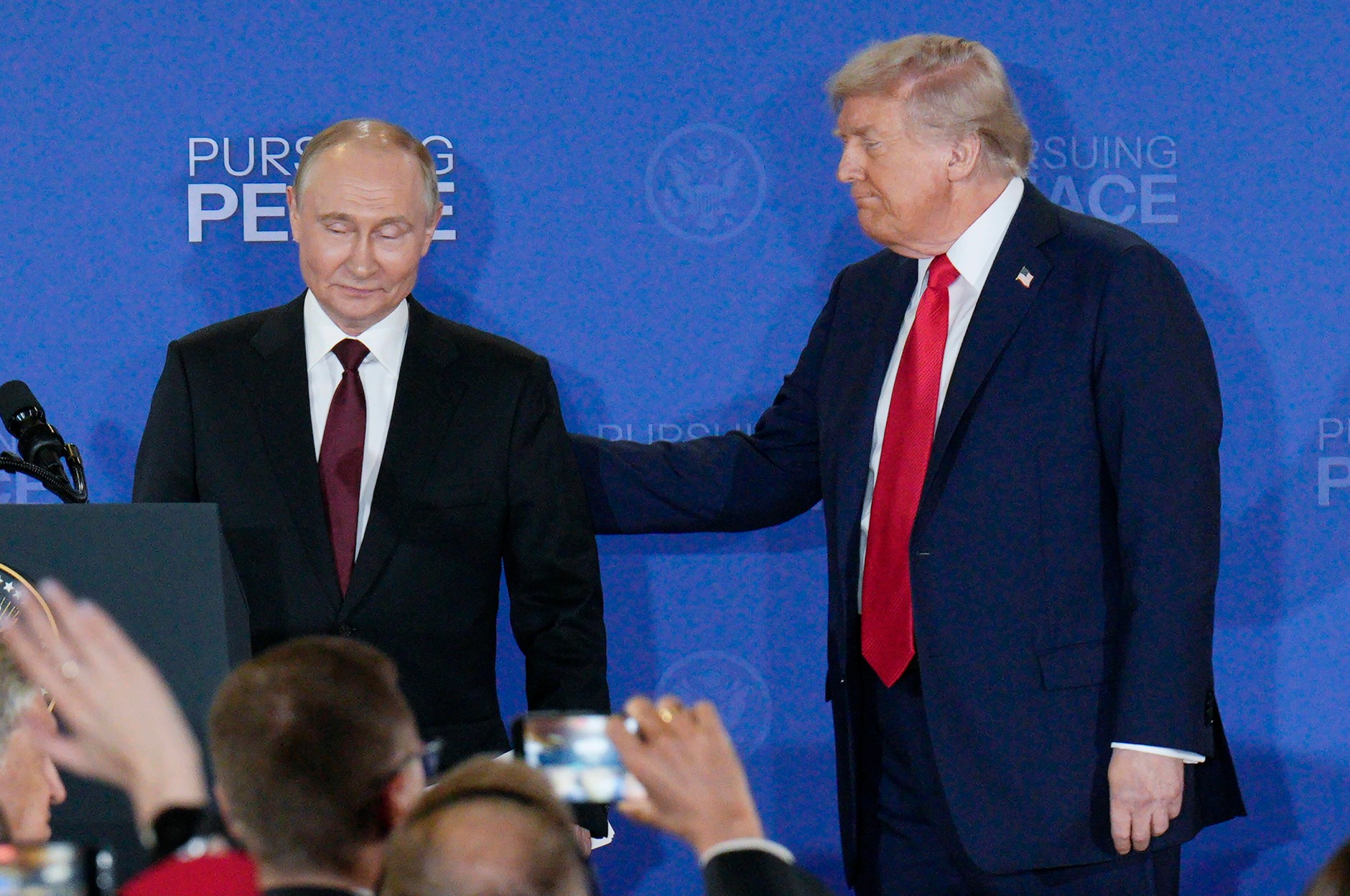 Pokojowa skarbonka Donalda Trumpa. Wystarczy, że Putin wpłaci miliard dolarów i hulaj dusza, piekła nie ma [OPINIA]