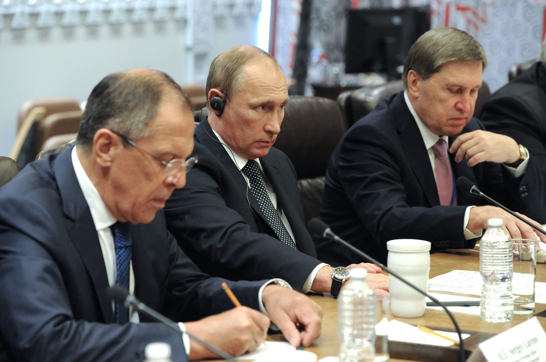 Poznajcie szarą eminencję putinowskiej dyplomacji. Jurij Uszakow już dawno przyćmił Siergieja Ławrowa. "Odgrywa znacznie większą rolę"