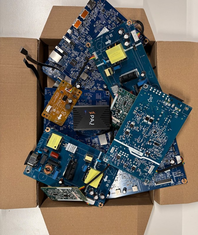 Przez Polskę do Moskwy. Dziennikarze podłożyli nadajniki GPS w paczkach. Odkryli sekret Putina