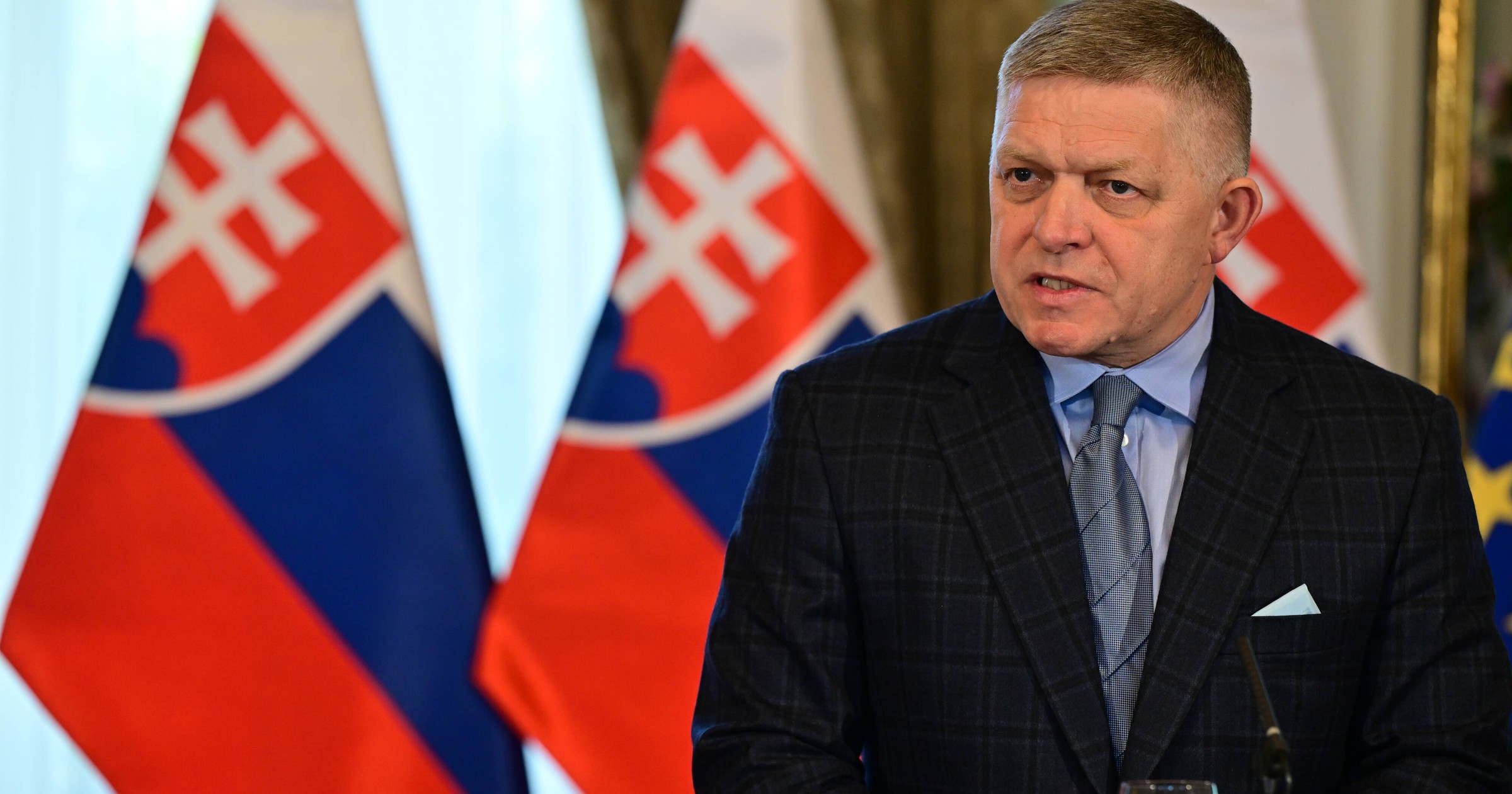 "To już nie jest ten Robert, co dawniej". Słowacją rządzą traumy premiera Ficy. Nie tylko koalicjanci mają go dość [OPINIA]