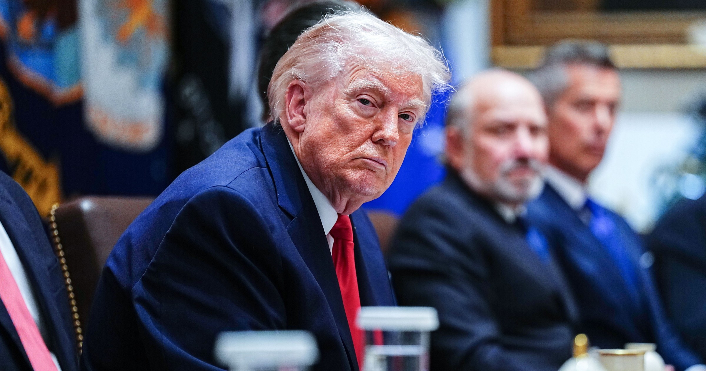 Trump naruszył własną strefę bezpieczeństwa. Atut, który go chronił, może okazać się politycznym gwoździem do trumny Trump naruszył własną strefę bezpieczeństwa. Atut, który go chronił, może okazać się politycznym gwoździem do trumny