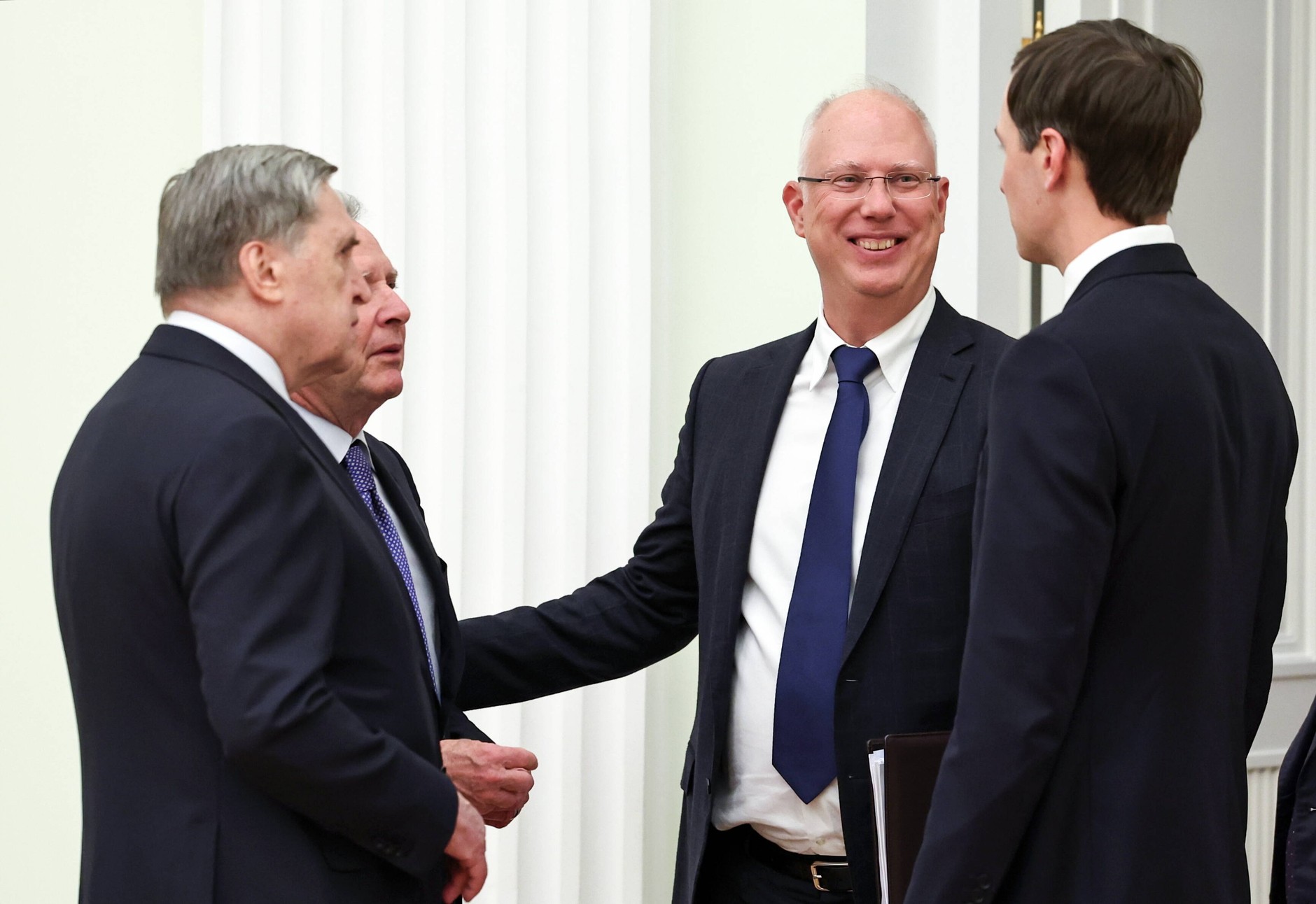 Zbrodniarze z Kremla siadają do rozmów. Pokój ma ich rozgrzeszyć. "Zamiast ponieść karę, otrzymają nagrodę" [OPINIA]