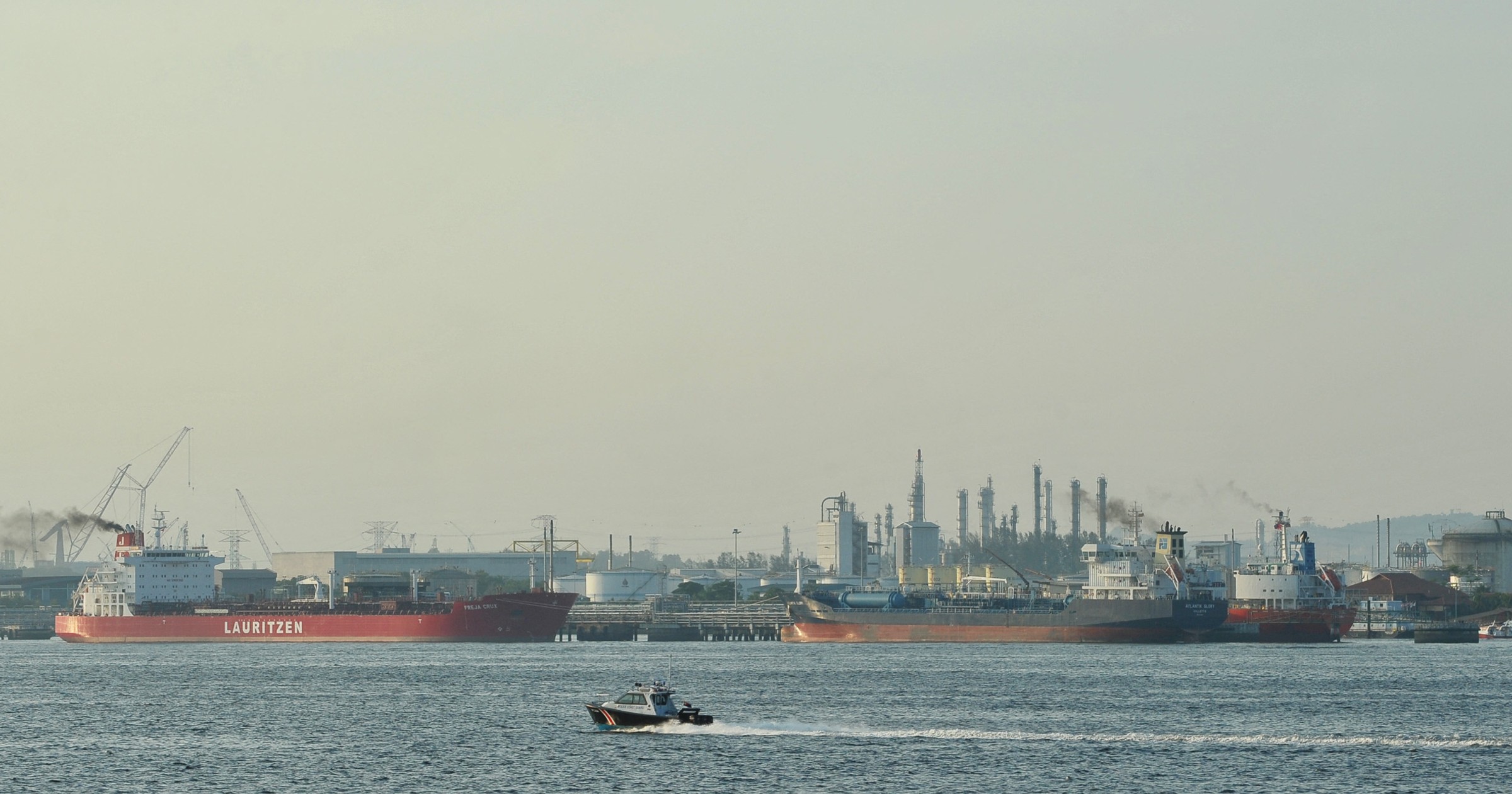 Dwa tankowce zatrzymane w Azji. Ogromna wartość skonfiskowanego towaru