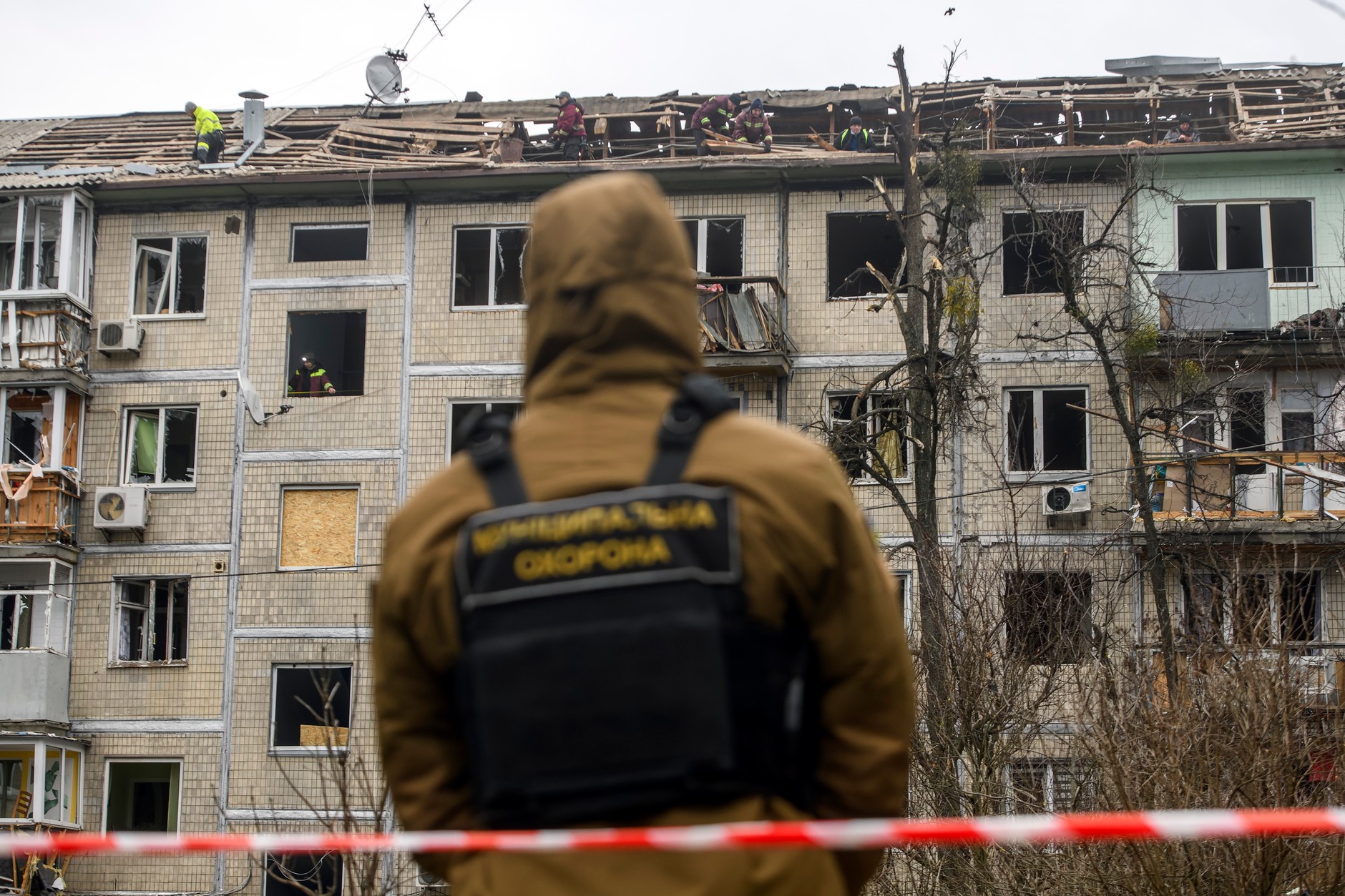 Mróz dobija Kijów. A Putin dokręca śrubę nalotami. Miasto ma ocalić "geniusz dronów"