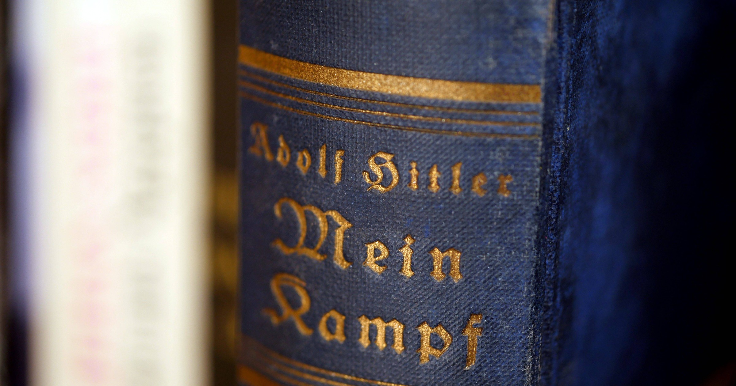 Antysemickie wydawnictwo pod lupą europejskich śledczych. Przeszukania także w Polsce