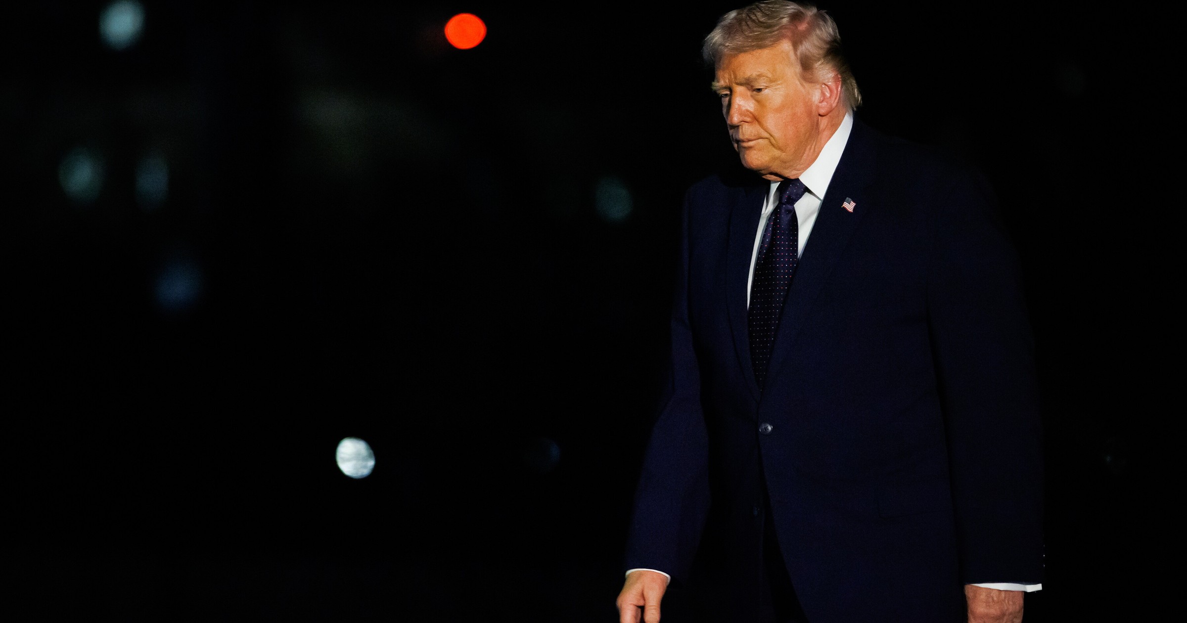 Biały Dom komentuje słowa Donalda Trumpa. "Nie wyklucza żadnych opcji"