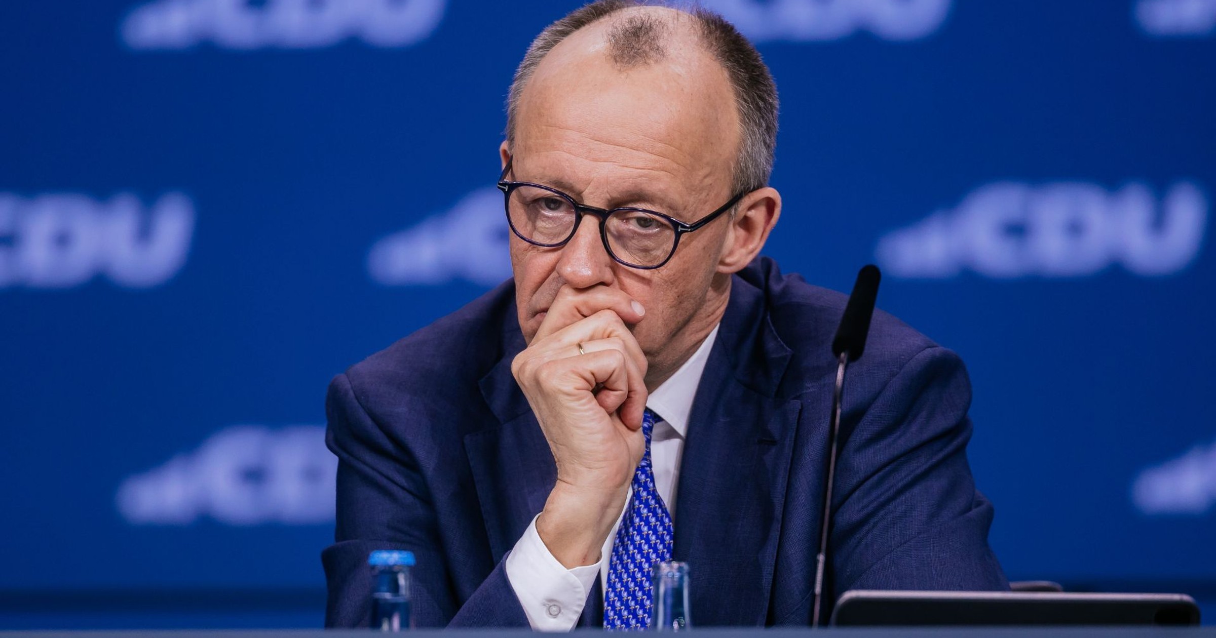 Bolesny cios dla rządu Friedricha Merza. Po wyborczej porażce zaczęło się gorączkowe poszukiwanie winnych