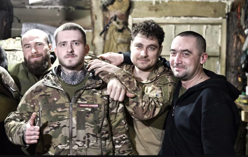 Godziny grozy w "strefie śmierci". Tak Ukraińscy żołnierze polują na śmiercionośne drony. "Jeśli teraz nie trafię, w wiosce zginą ludzie" [REPORTAŻ]