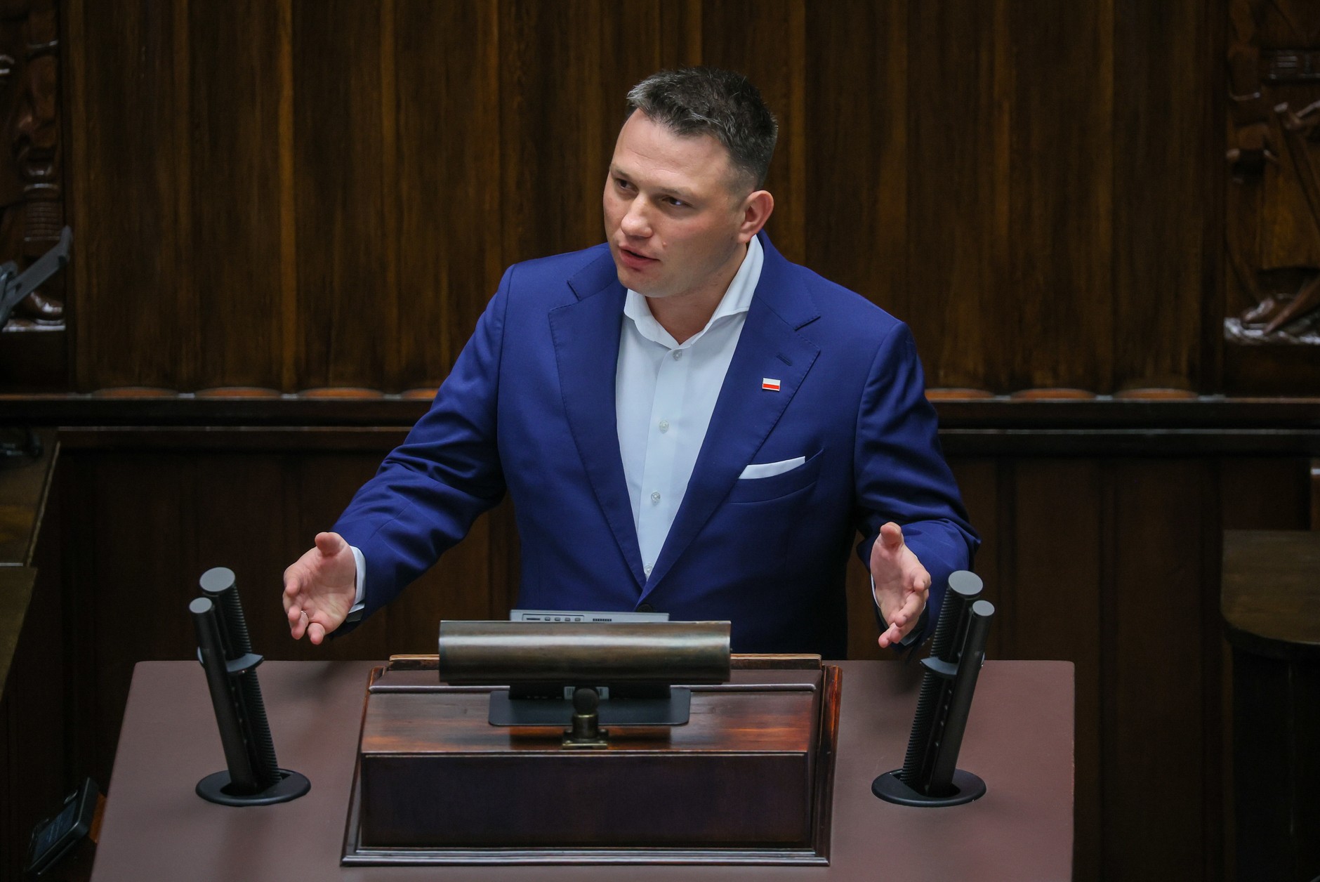 Nazwał Przemysława Czarnka "rzecznikiem Kaczyńskiego". Sławomir Mentzen proponuje nietypową debatę