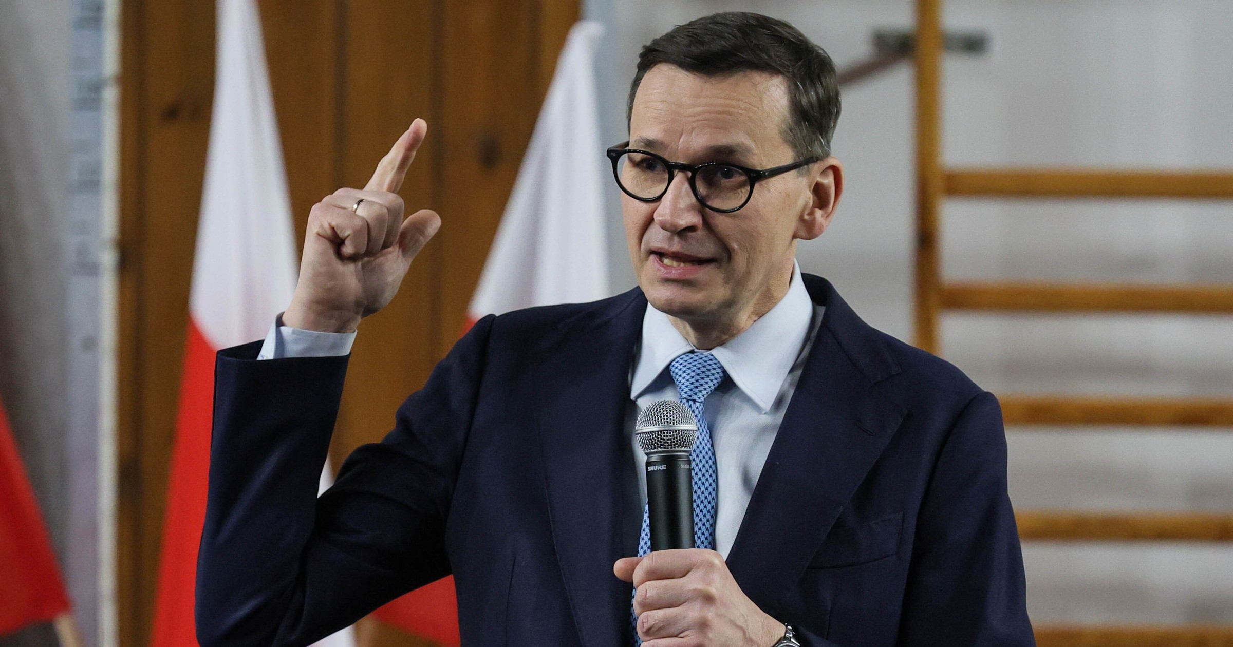 "Premier schował się w mysiej dziurze". Mateusz Morawiecki apeluje do rządu