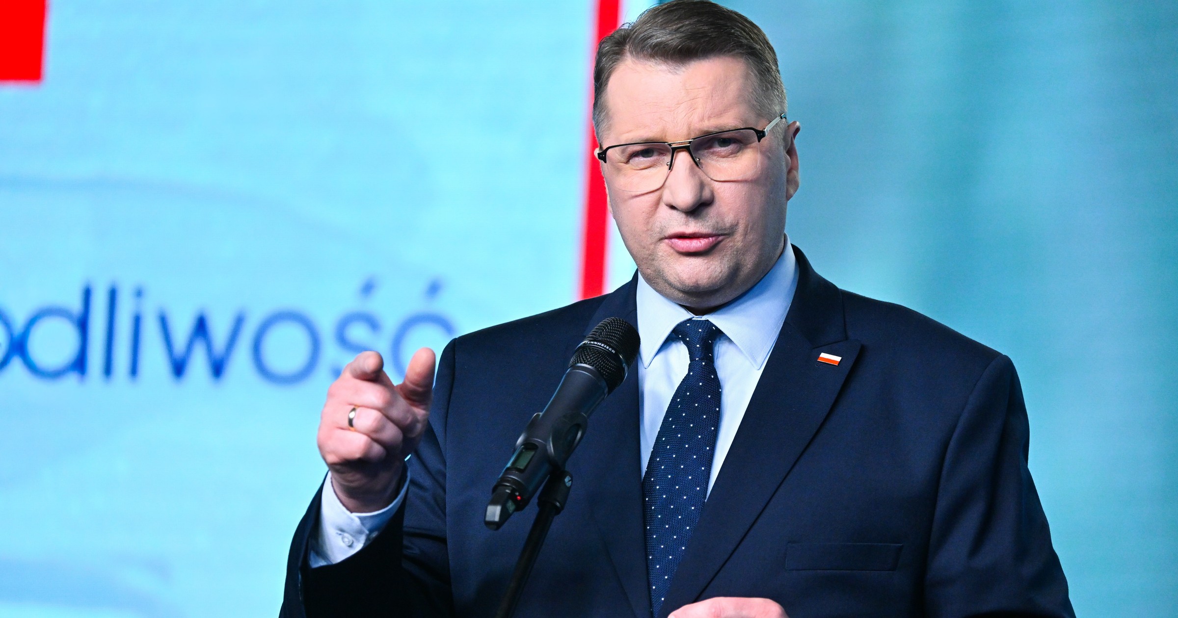 Przemysław Czarnek chwali zapowiedź prezydenta. Tak nazwał program SAFE