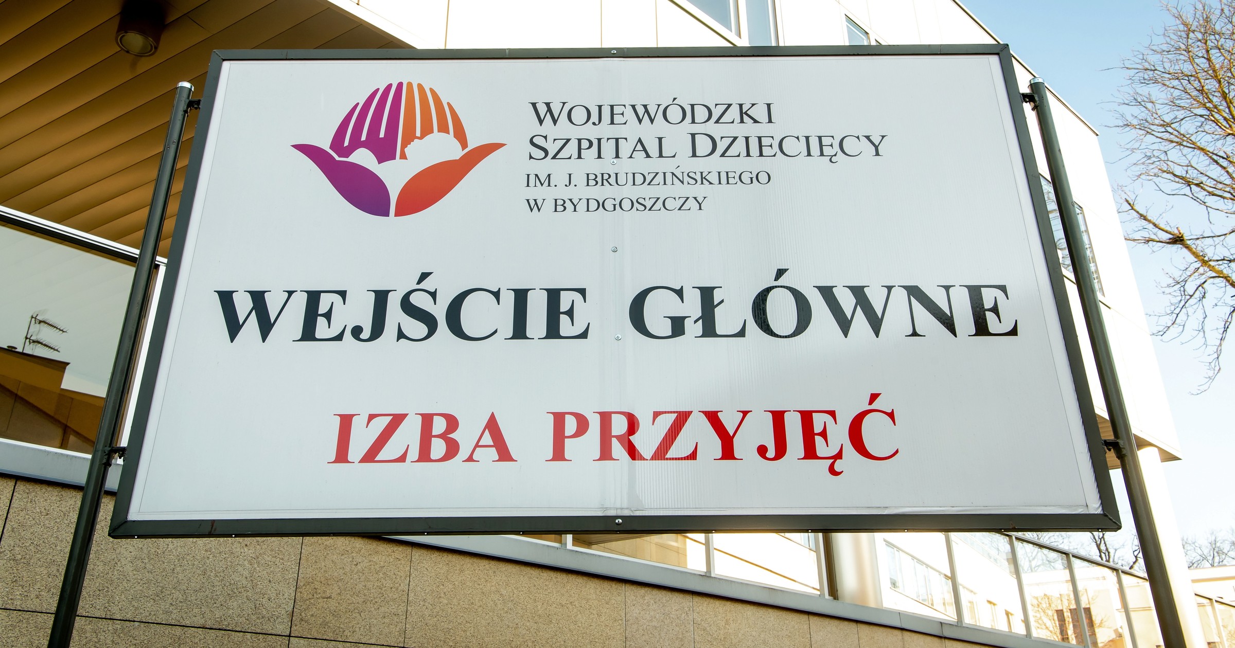 Rodzic oskarżył lekarza o korzystanie ze sztucznej inteligencji. Szpital reaguje