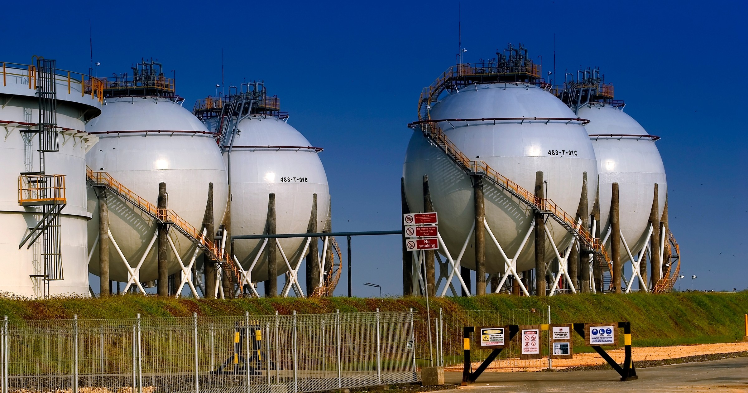 Rola Polski urośnie po ataku Iranu? Produkcja cennego surowca pod lupą