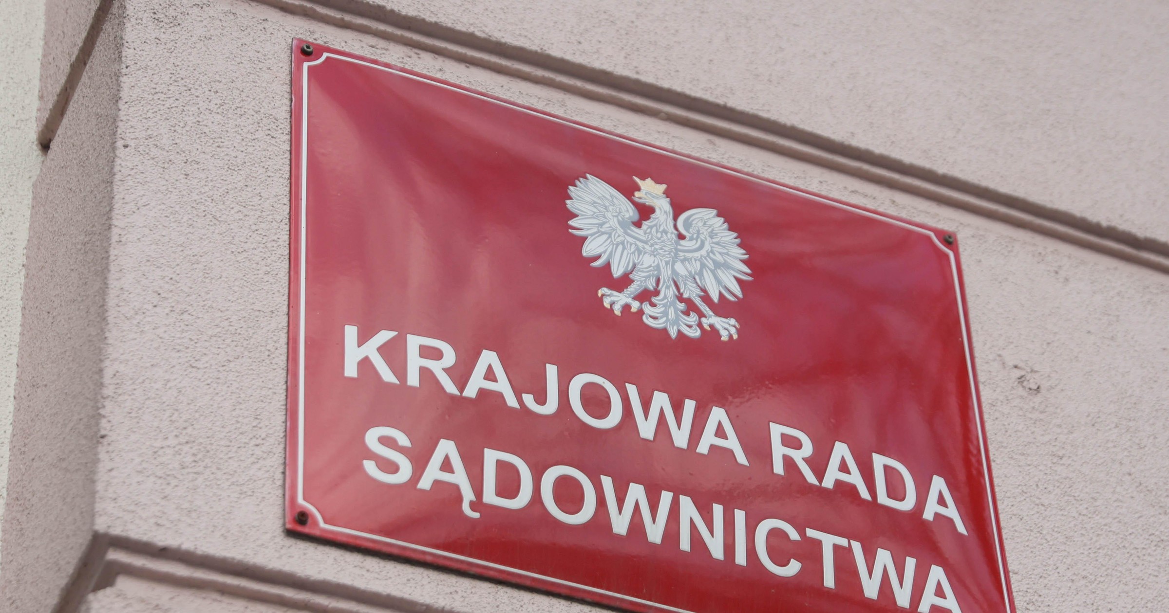 Spór o prawybory do KRS. Polacy zabrali głos [SONDAŻ]