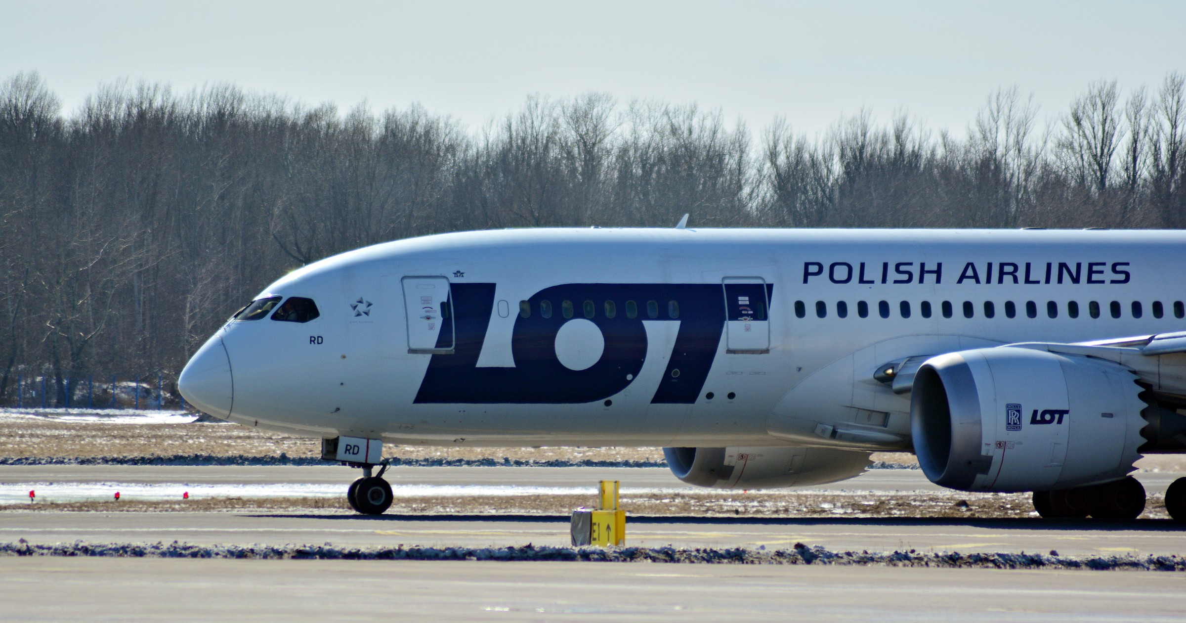 Tam podróżni nie polecą. LOT odwołuje kolejne połączenia Tam podróżni nie polecą. LOT odwołuje kolejne połączenia