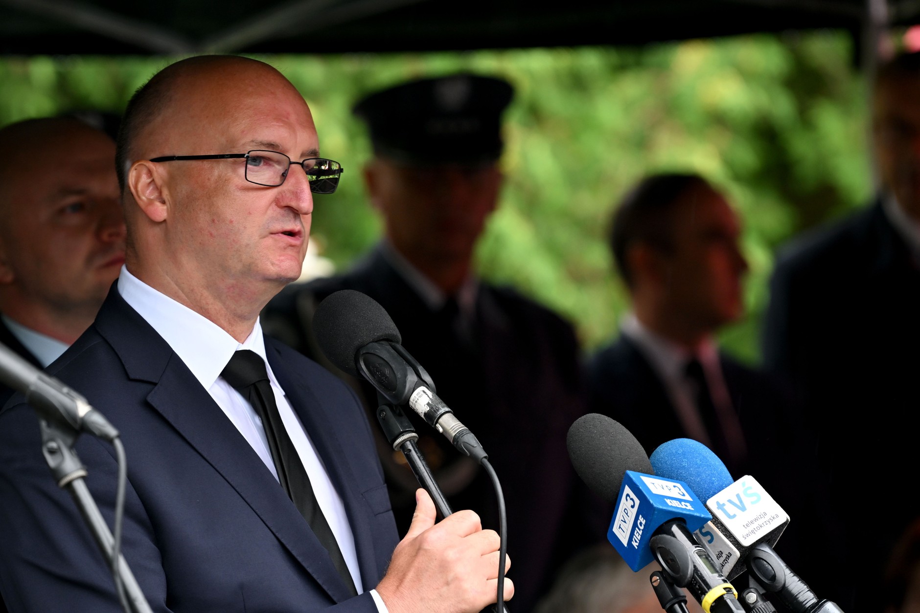 Układ w MSZ, zbuntowani dyplomaci i handlarz diamentami z CBA. Ujawniamy kulisy głośnej afery