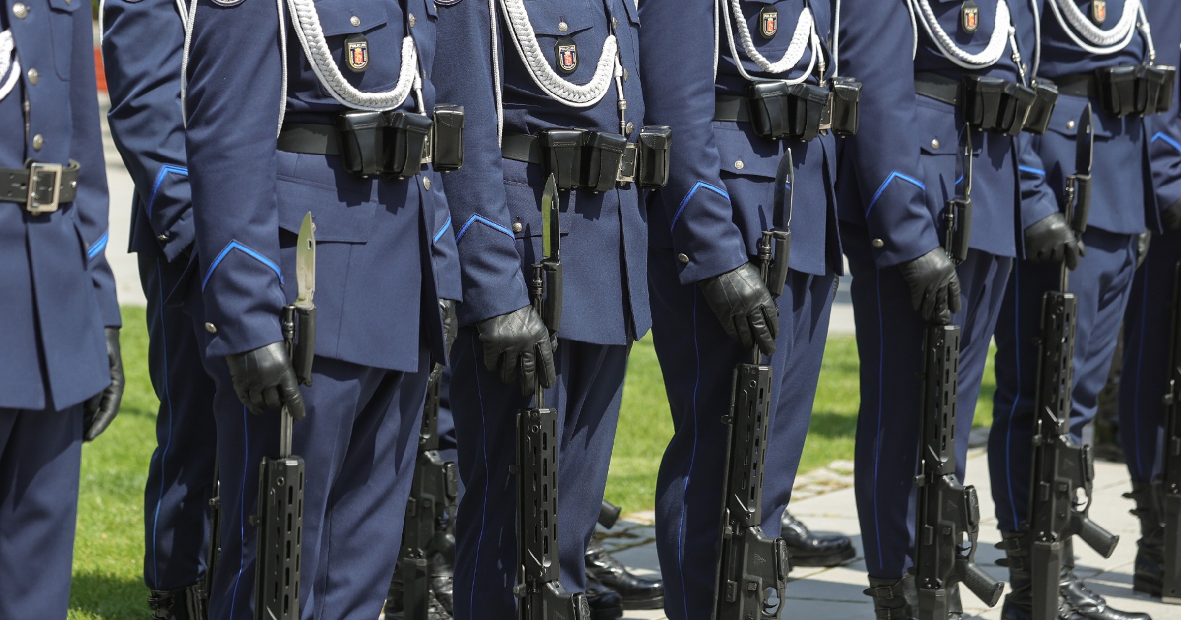 Wcześniejsze emerytury dla mundurowych? Polacy zabrali głos [SONDAŻ]