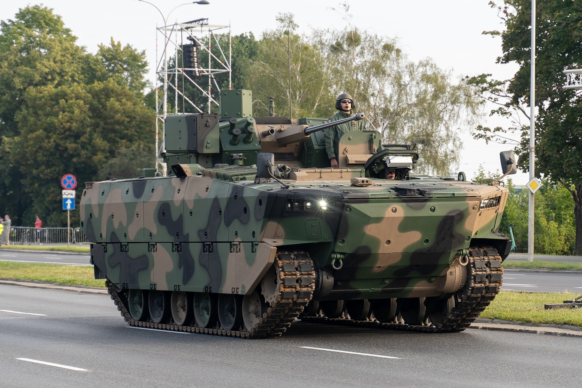 "Wokół SAFE nakręcono spiralę kłamstw". Ekspert ostro o wecie Karola Nawrockiego. Wskazuje konkretne konsekwencje