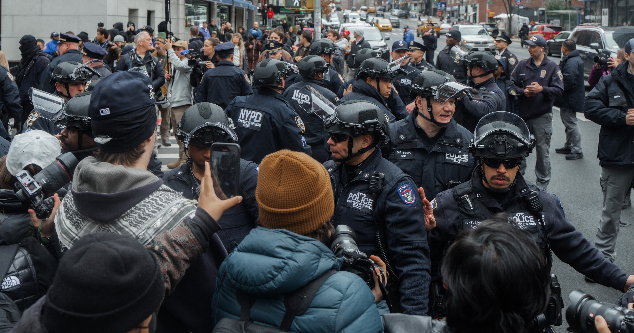 Zamieszki przed rezydencją burmistrza Nowego Jorku. Amatorskie "bomby ze śrubami"