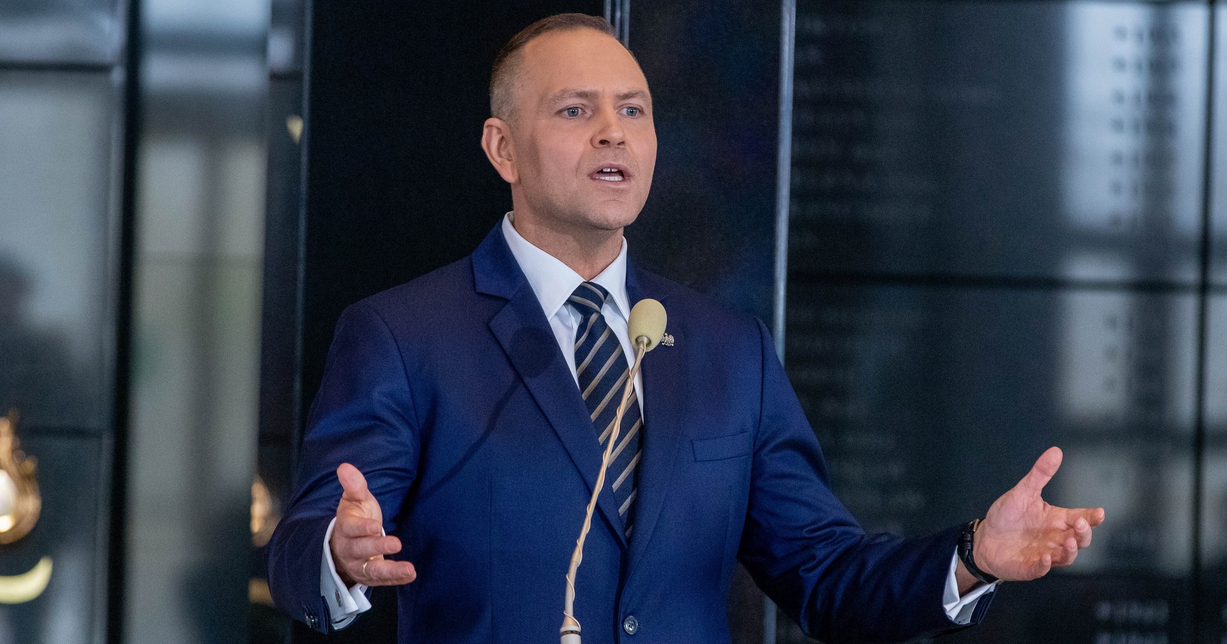 "Zaproponował mi wyjaśnienie sprawy na pięści". Poseł ujawnia, co usłyszał od Karola Nawrockiego