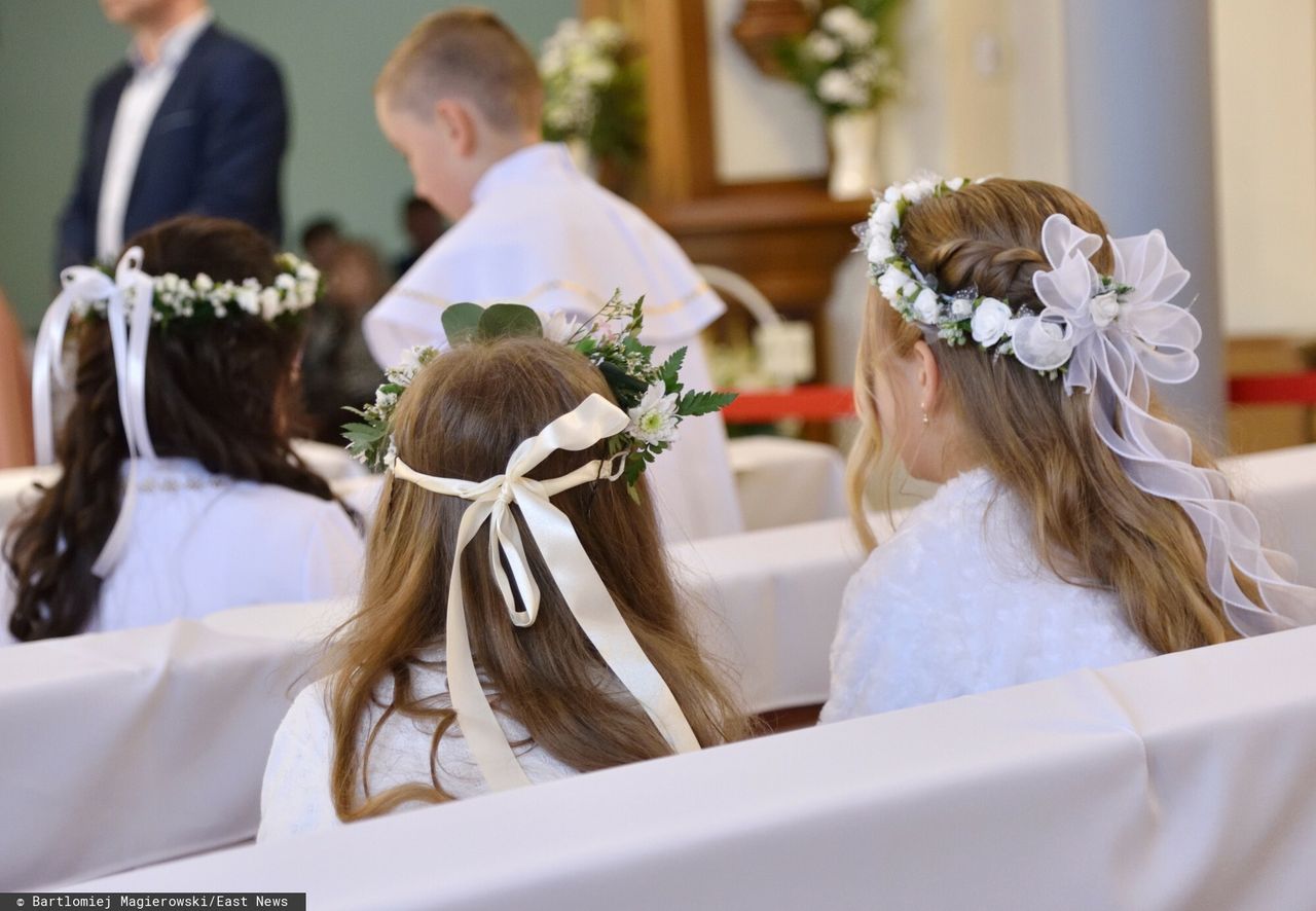 Atak na Pradze. Budynek urzędu skarbowego obrzucony kamieniami