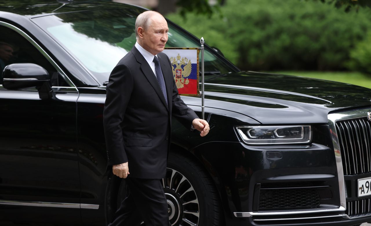 Miedwiediew straszy Polskę. Chce odebrać Belweder