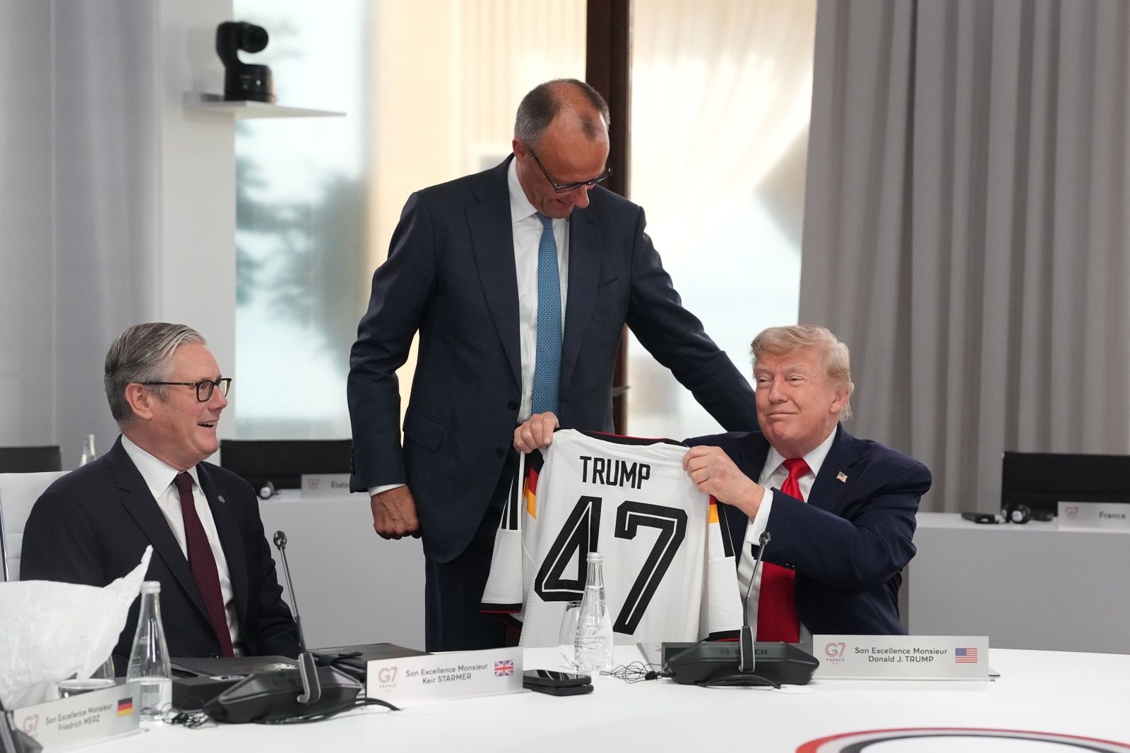Nietypowy prezent dla Trumpa. Merz przygotował niespodziankę