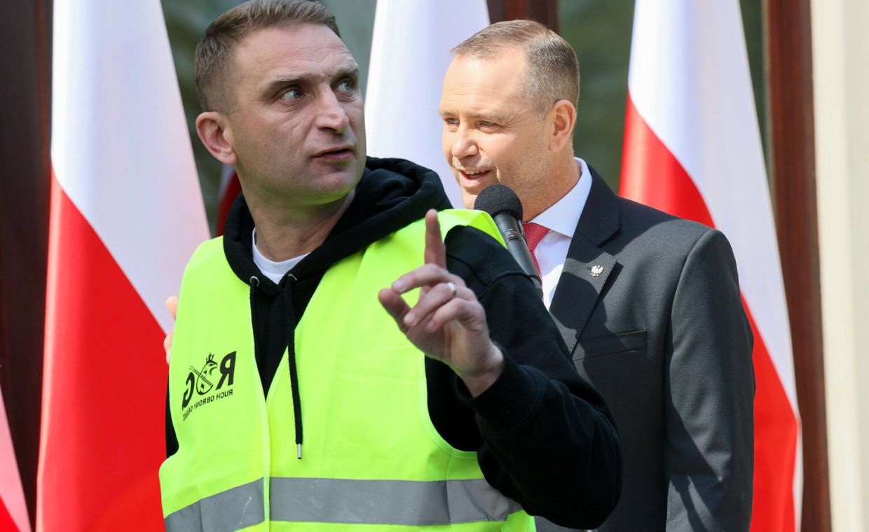 Podawali się za funkcjonariuszy. Ludzie z ruchu Bąkiewicza oskarżeni