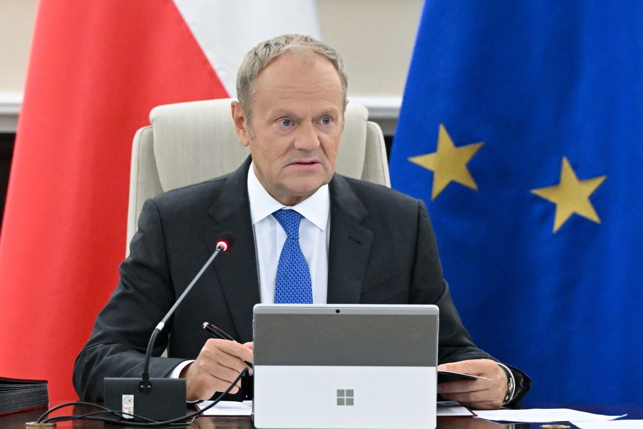 Rosyjski okręt oddał strzały, Tusk ogłasza ws. baz USA [SKRÓT DNIA]
