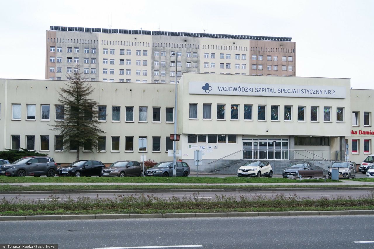 "Szarpał za klamki". Tak zachowywał się nożownik, prokuratura ujawnia