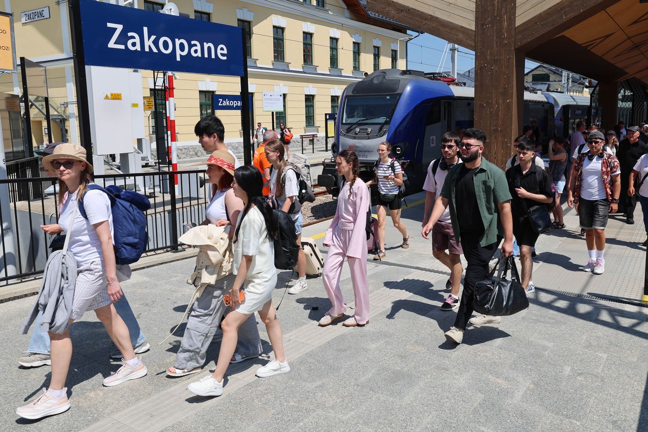 Awaria pociągu EIC "Neptun". Przesiadka 450 osób