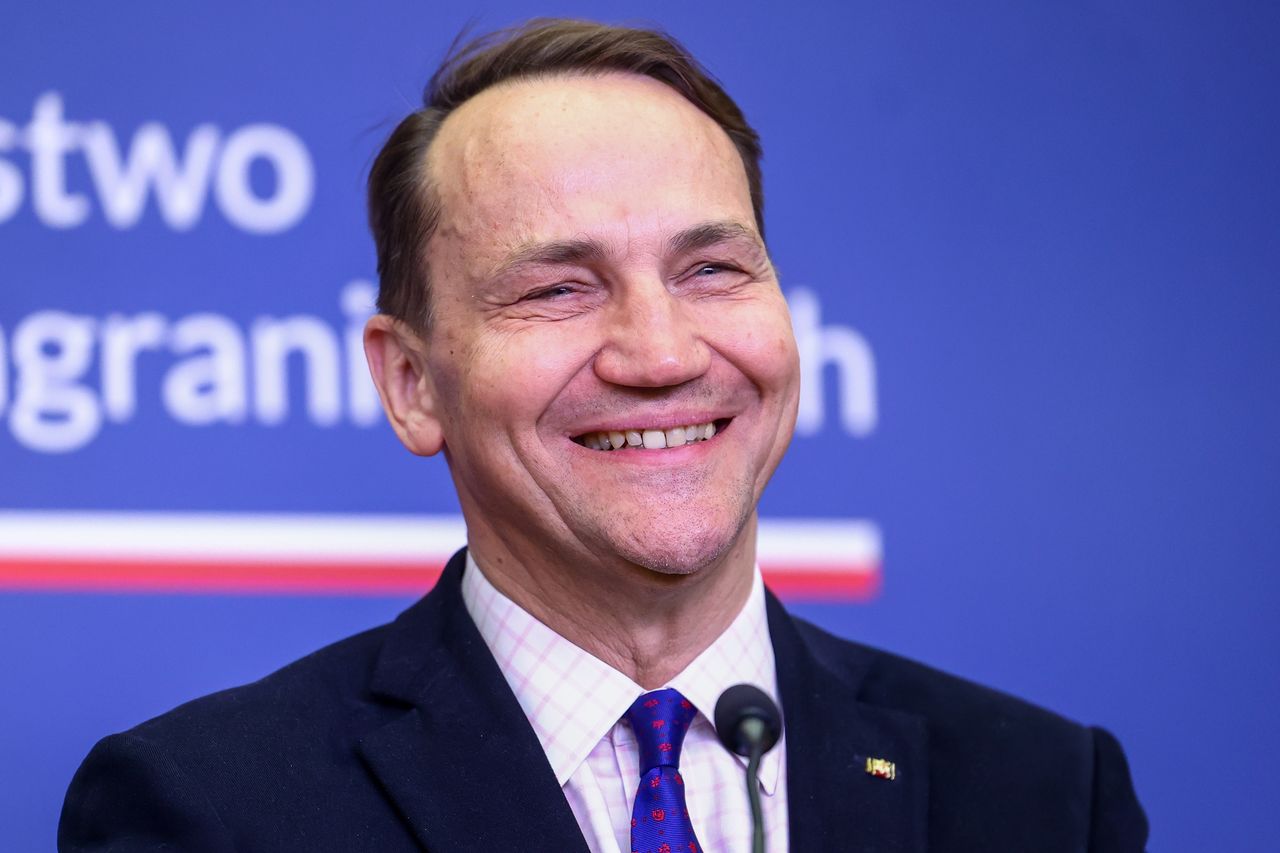 Białoruś ostrzega Polskę przed zamachem. Sikorski komentuje