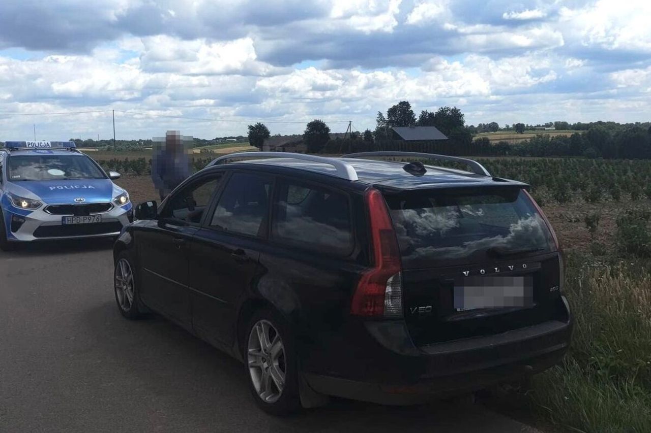 Brutalny atak na funkcjonariuszy w Warszawie. Policja o szczegółach