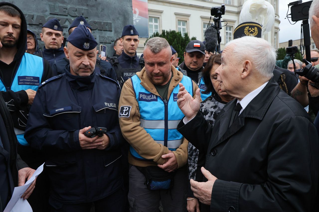 Działo się w piątek. Incydent podczas miesięcznicy oraz skandal w Jedwabnem