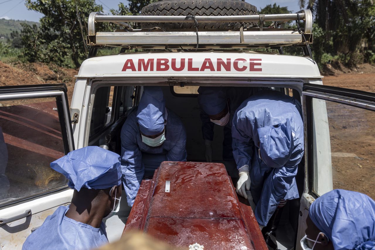 Ebola w DRK zbiera żniwo. Tysiące zakażonych. Testy szczepionki