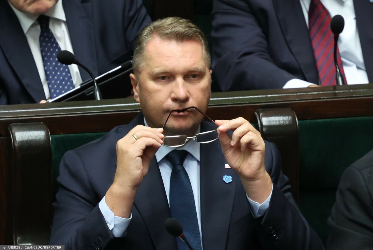 Emerytura za urodzenie dziecka? Polacy ocenili kontrowersyjny pomysł