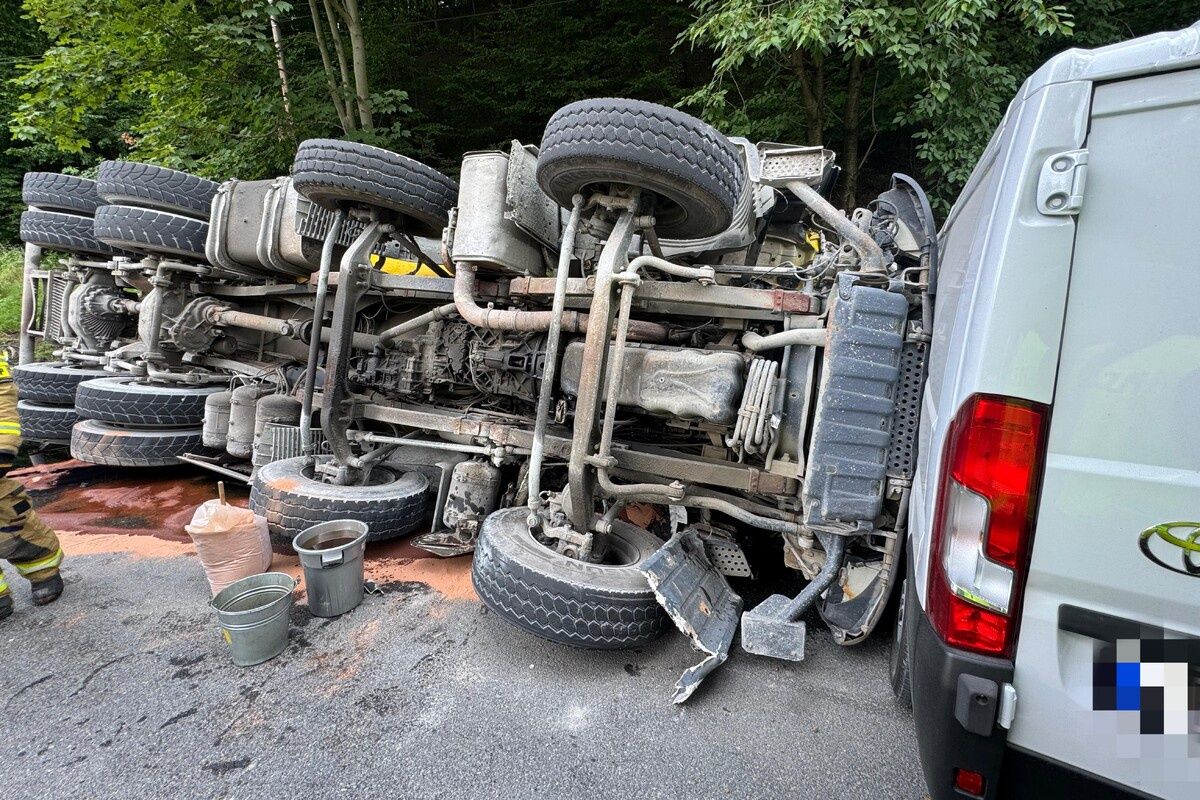 Koszmarny wypadek w Czernichowie. Nie żyją dwie osoby, jest nagranie