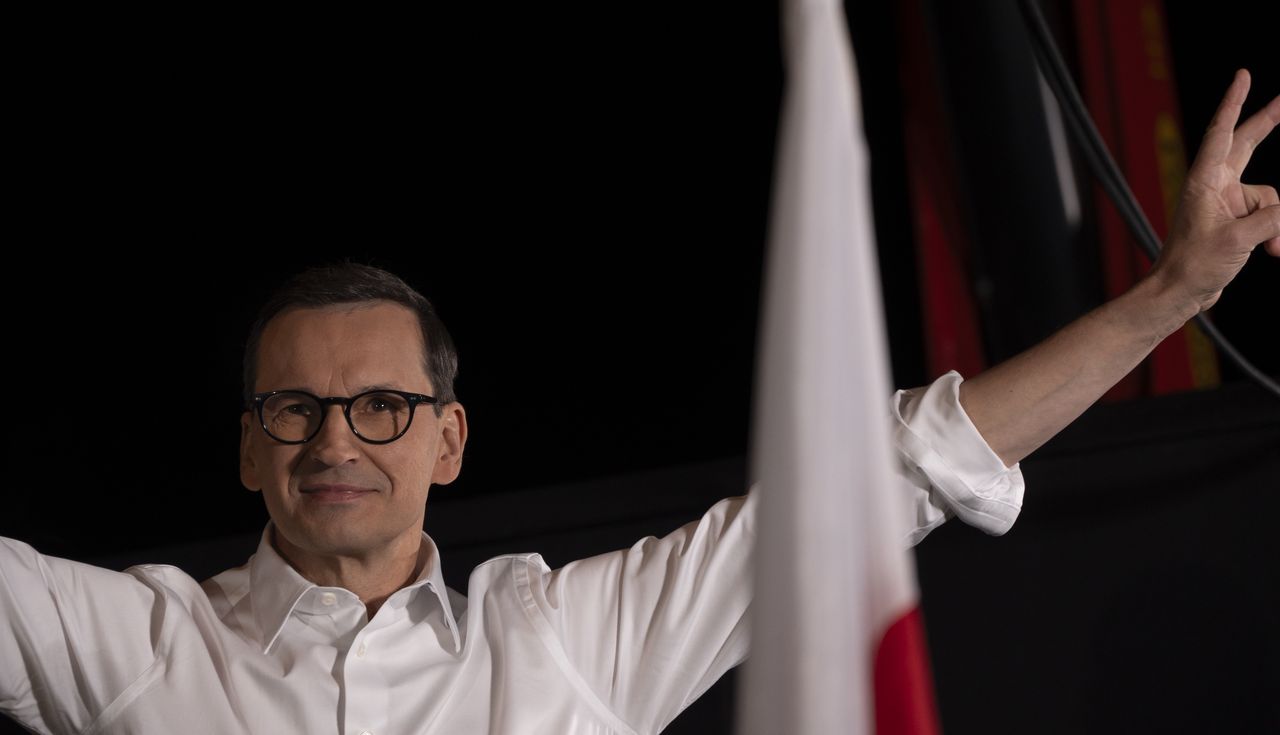 Miliony z MSZ wbrew regulaminom. Tak resort Sikorskiego przyznawał dotacje