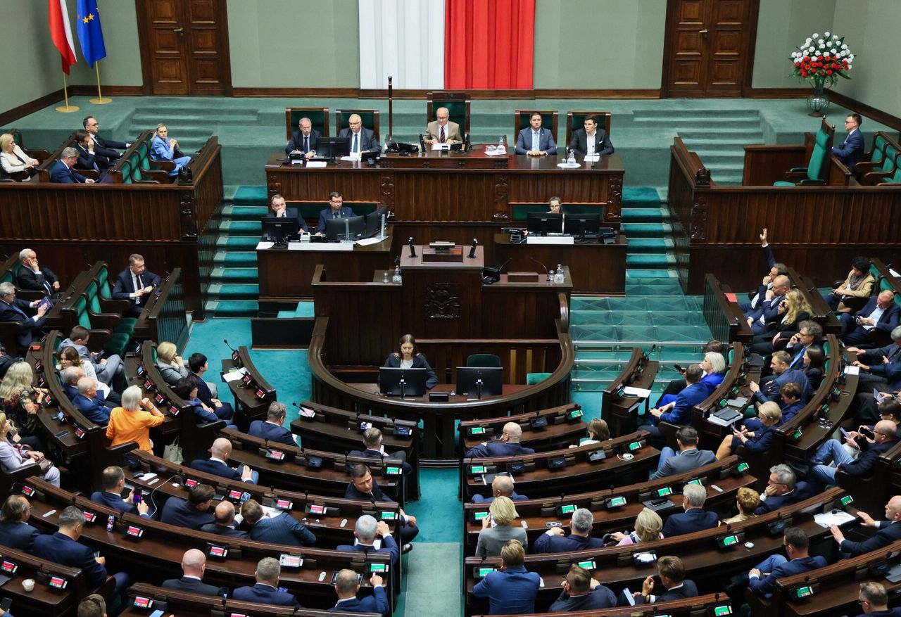 Morawiecki zakłada klub, Tusk spotkał się z Zełenskim [SKRÓT DNIA]