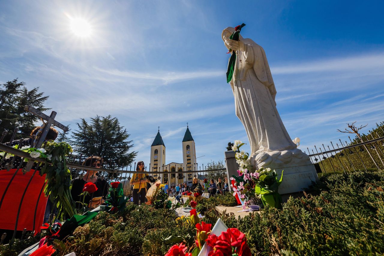 Profanacja, która sporo mówi o pewnej formie polskiej religijności [OPINIA]