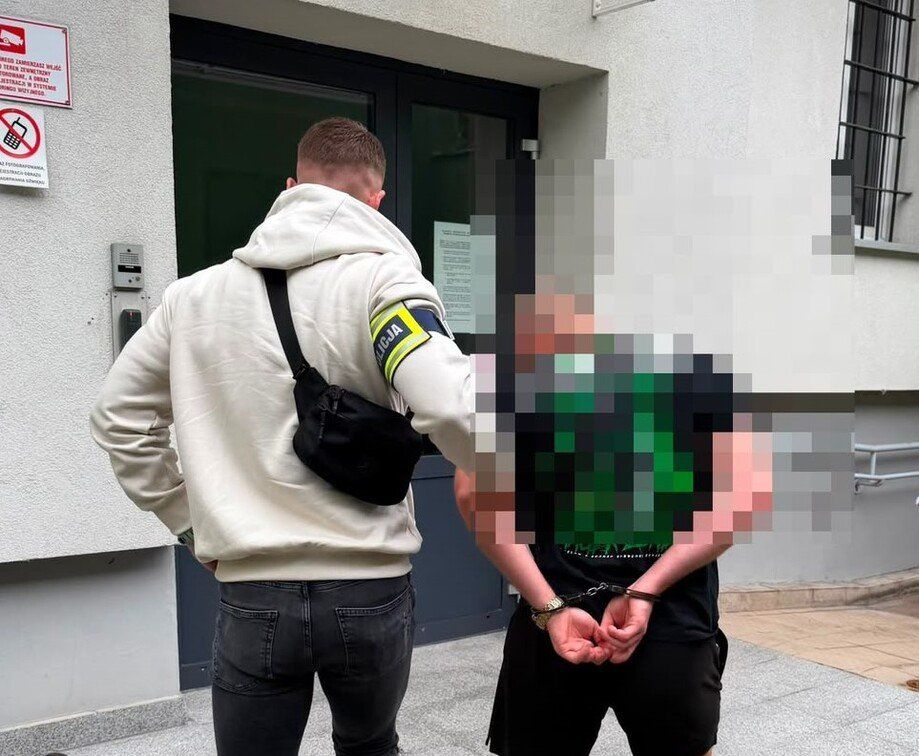 Zaatakował policjantów CBZC. "Pokrzykiwał, że wszystkich nas pozabija"