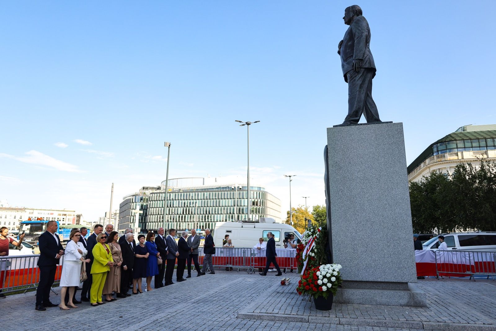 Awantura na miesięcznicy. Kaczyński: wrzaski lumpenproletariatu