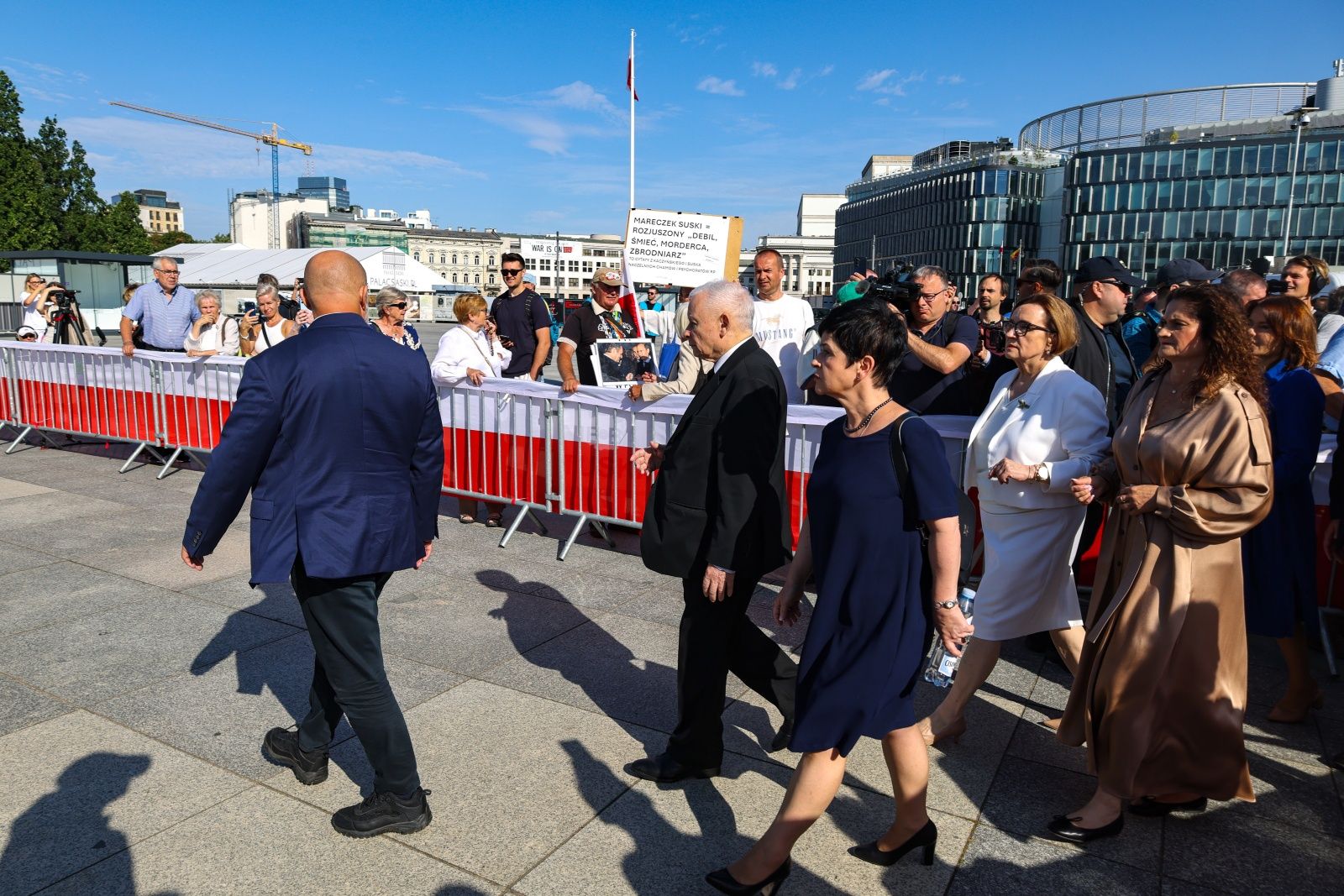 Awantura na miesięcznicy. Kaczyński: wrzaski lumpenproletariatu