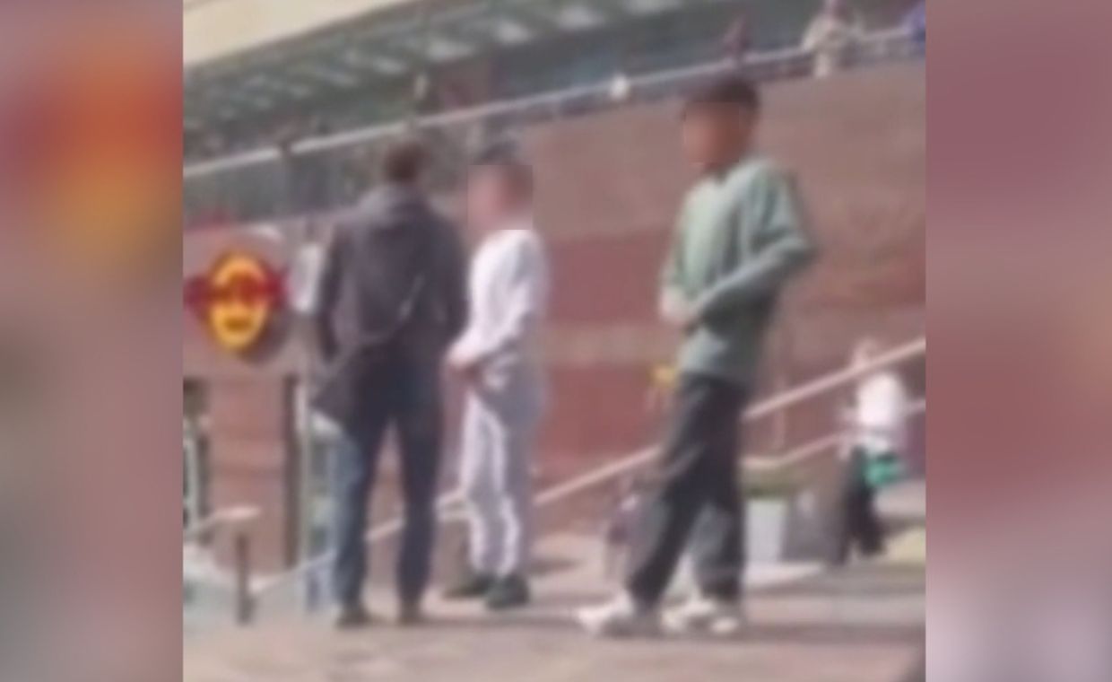 Brutalne pobicie przed Złotymi Tarasami w Warszawie. Policja bada viralowe nagranie