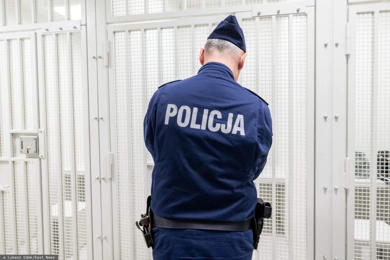 Brutalne pobicie przed Złotymi Tarasami w Warszawie. Policja bada viralowe nagranie