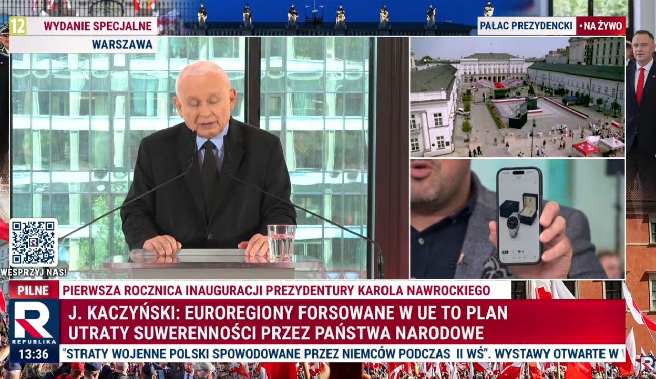 Kaczyński przemawiał. Republika w tym czasie reklamowała zegarki